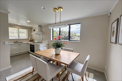Photo of property in 50 Misty Valley Drive, Henderson, Auckland, 0612