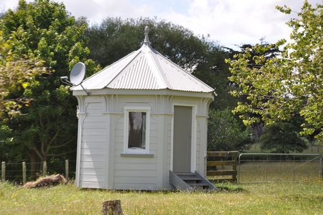 Photo of property in 1764 Kimbolton Road, Cheltenham, Feilding, 4777