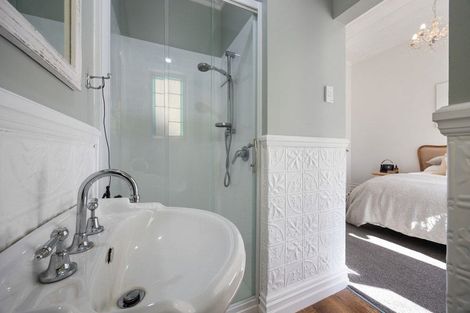 Photo of property in 31 Clare Street, Cambridge, 3434