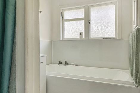 Photo of property in 215 Lytton Road, Elgin, Gisborne, 4010