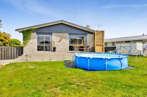 Photo of property in 18 Oberon Street, Stratford, 4332