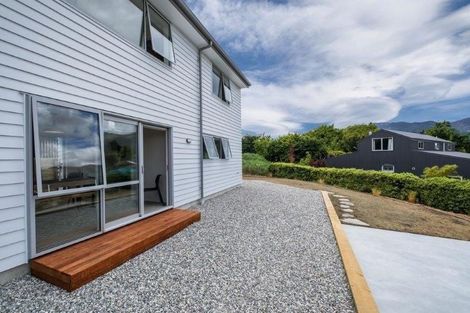 Photo of property in 17 Moraine Place, Lake Hawea, Wanaka, 9382