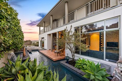 Photo of property in 67 Harbour View Road, Te Atatu Peninsula, Auckland, 0610