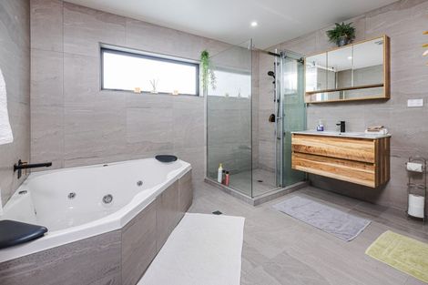 Photo of property in 50a Hillcrest Road, Papatoetoe, Auckland, 2025
