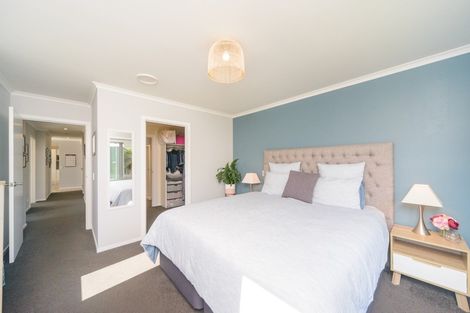 Photo of property in 4 Poplar Grove, Feilding, 4702