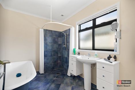 Photo of property in 10 Marine Avenue, Waihi Beach, 3611