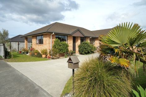 Photo of property in 16 Ocean View Rise, Ruakaka, 0116