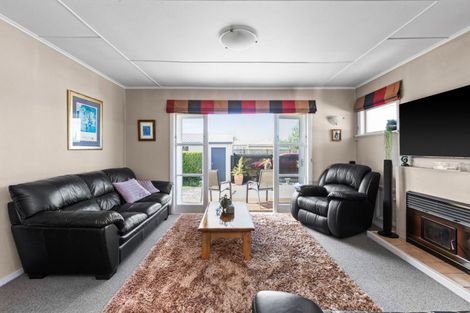Photo of property in 48 Auckland Road, Greenmeadows, Napier, 4112