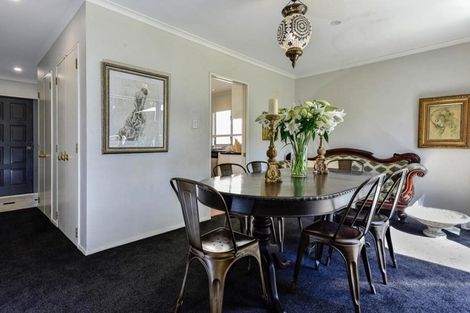 Photo of property in 16 Chettle Court, New Lynn, Auckland, 0600