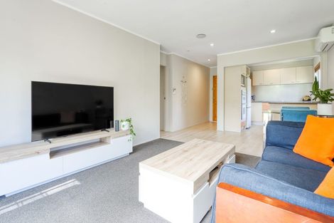 Photo of property in 2/21 Birman Close, Half Moon Bay, Auckland, 2012