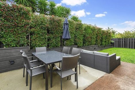 Photo of property in 2/35 Wattle Street, New Lynn, Auckland, 0600