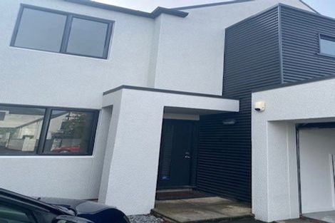 Photo of property in 32 Oakford Close, Riccarton, Christchurch, 8011