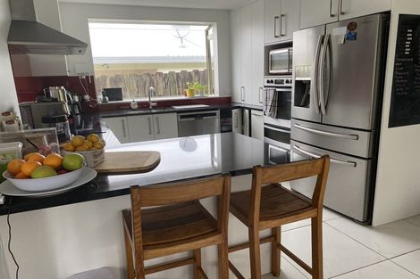 Photo of property in 15c Sarona Avenue, Glen Eden, Auckland, 0602