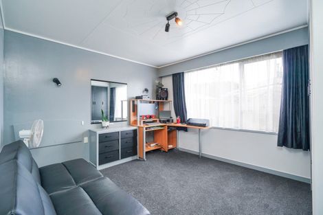 Photo of property in 21 Irvine Street, Wallacetown, 9816