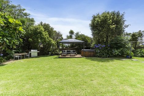 Photo of property in 5 Higham Ferrers Place, Red Beach, 0932