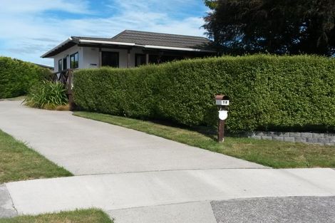 Photo of property in 18 Newberry Place, Richmond Heights, Taupo, 3330