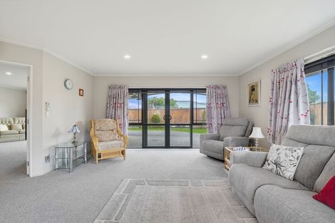 Photo of property in 52 Tennyson Avenue, Kelvin Grove, Palmerston North, 4414