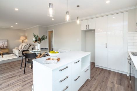 Photo of property in 4a Van Baarle Close, Carterton, 5713