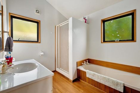 Photo of property in 116a Wynyard Crescent, Fernhill, Queenstown, 9300