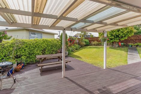 Photo of property in 140 Colwill Road, Massey, Auckland, 0614