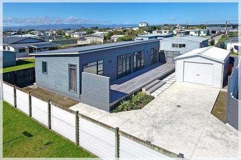 Photo of property in 1a Warren Street, Foxton Beach, 4815
