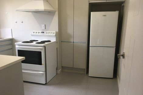 Photo of property in 5 Bintulu Place, Fairview Heights, Auckland, 0632