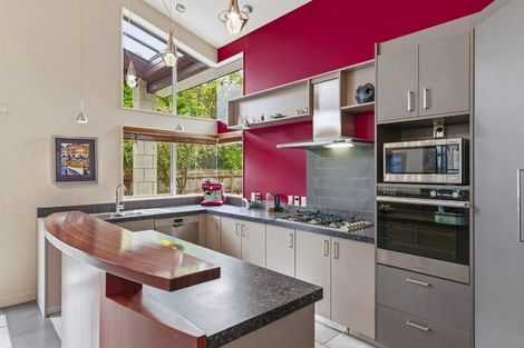 Photo of property in 3 Iti Grove, Waikanae, 5036