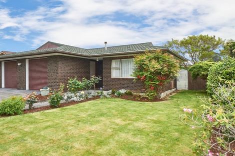 Photo of property in 22 Hind Place, Hokowhitu, Palmerston North, 4410