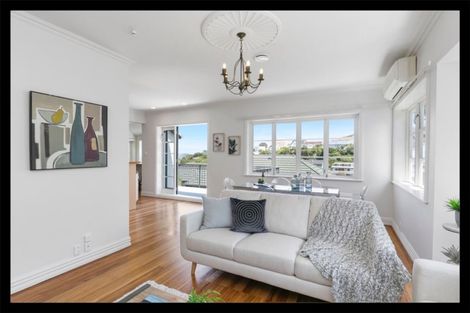 Photo of property in 118 Cashmere Avenue, Khandallah, Wellington, 6035