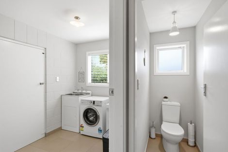 Photo of property in 6 Dunrobin Place, Avonhead, Christchurch, 8042