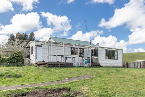 Photo of property in 1959 Tarata Road, Tarata, Inglewood, 4387