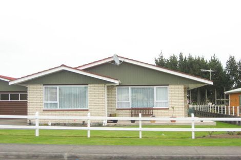 Photo of property in 28 Carthew Street, Okato, 4335