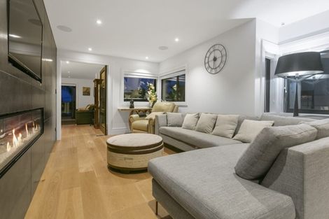 Photo of property in 2/92 Churchill Road, Murrays Bay, Auckland, 0630