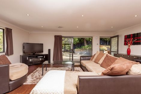 Photo of property in 12a Pendlebury Street, Green Bay, Auckland, 0604