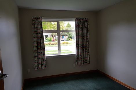 Photo of property in 28 Pinehurst Crescent, Russley, Christchurch, 8042