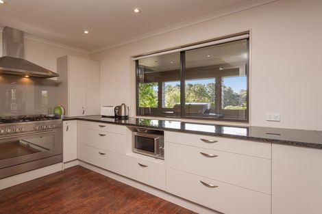 Photo of property in 12a Pendlebury Street, Green Bay, Auckland, 0604