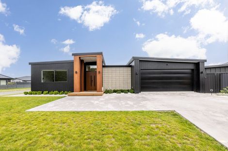 Photo of property in 2 Hikawera Drive, Frimley, Hastings, 4120