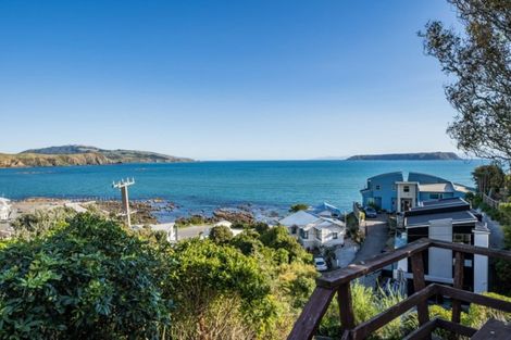 Photo of property in 8 Gordon Road, Plimmerton, Porirua, 5026