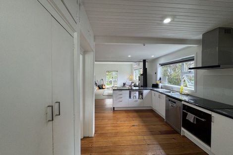 Photo of property in 98 Queens Road, Waikanae Beach, Waikanae, 5036