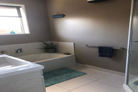 Photo of property in 17 Larne Place, Belfast, Christchurch, 8051