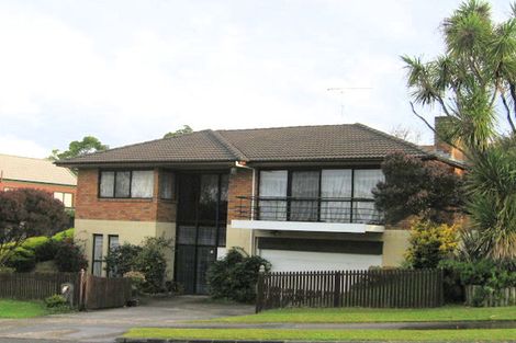 Photo of property in 18 Lexington Drive, Botany Downs, Auckland, 2010