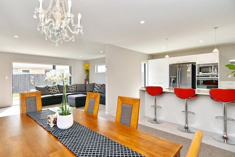 Photo of property in 2 Strone Close, Broomfield, Christchurch, 8042