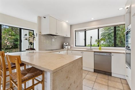 Photo of property in 7 Chatham Avenue, Paremoremo, Auckland, 0632