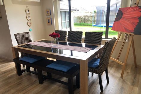 Photo of property in 20 Breaker Grove, Waiuku, 2123