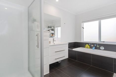 Photo of property in 84 Penetaka Heights, Pyes Pa, Tauranga, 3112