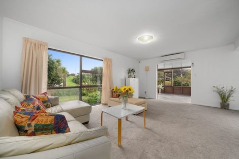 Photo of property in 9 Atwood Grove, Churton Park, Wellington, 6037