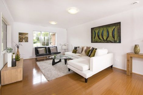 Photo of property in 22 Lochend Place, Highland Park, Auckland, 2010