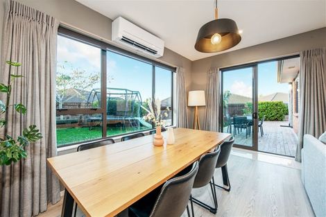 Photo of property in 3 Stow Place, Henderson, Auckland, 0612