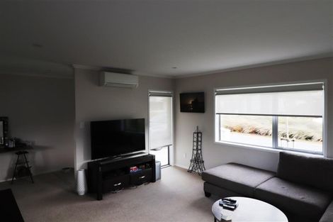 Photo of property in 3 Somerby Mews, Silverstream, Upper Hutt, 5019