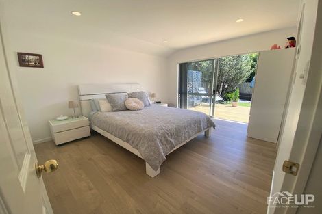 Photo of property in 30 Harbour Lights Close, West Harbour, Auckland, 0618